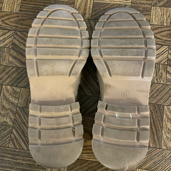 A new day loafers - Picture 4 of 4